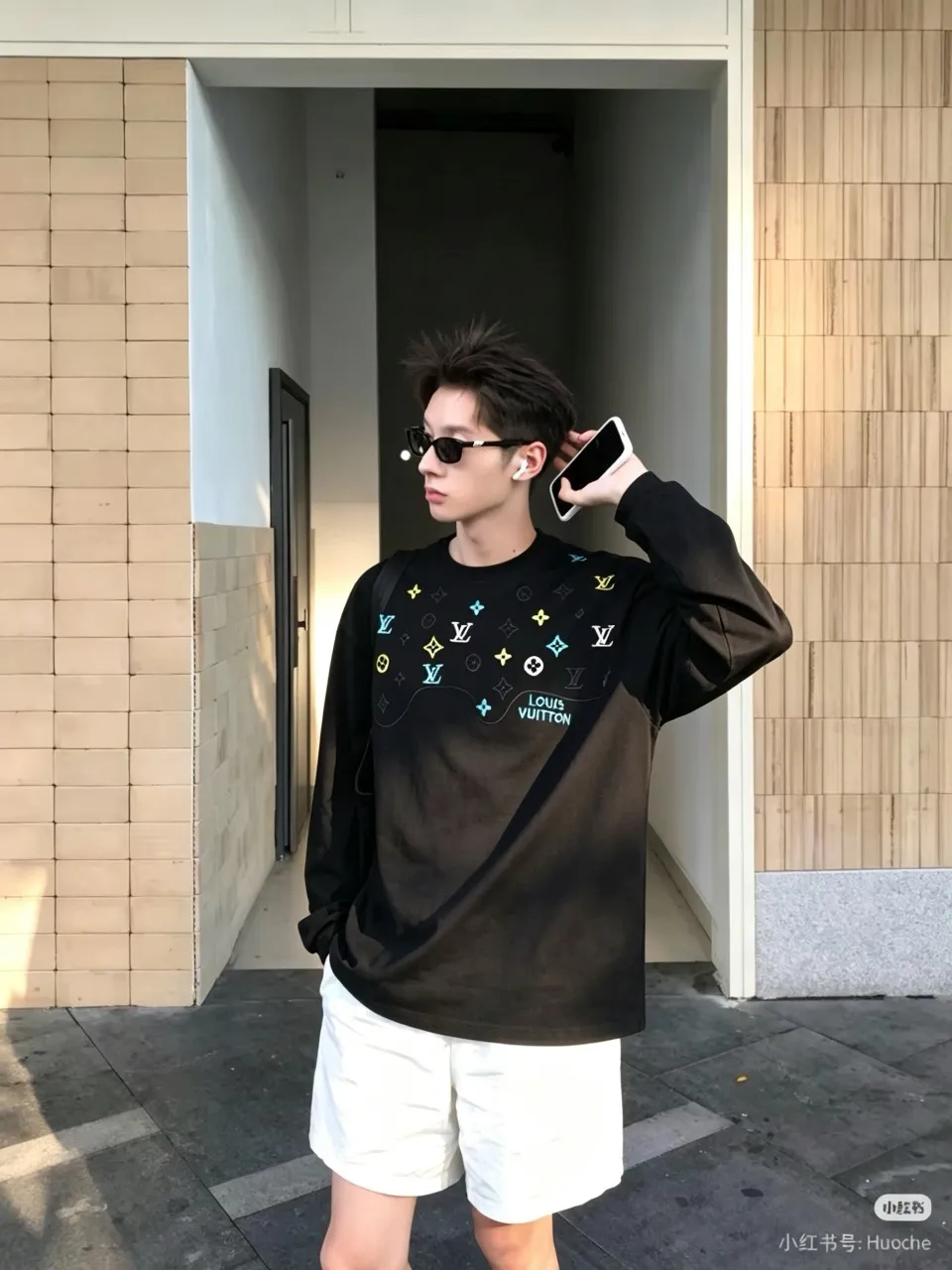 Louis Vuitton/ T